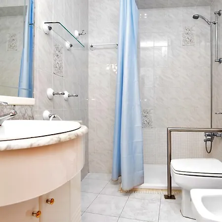 Homeholidaysrentals Casals * Lloret de Mar